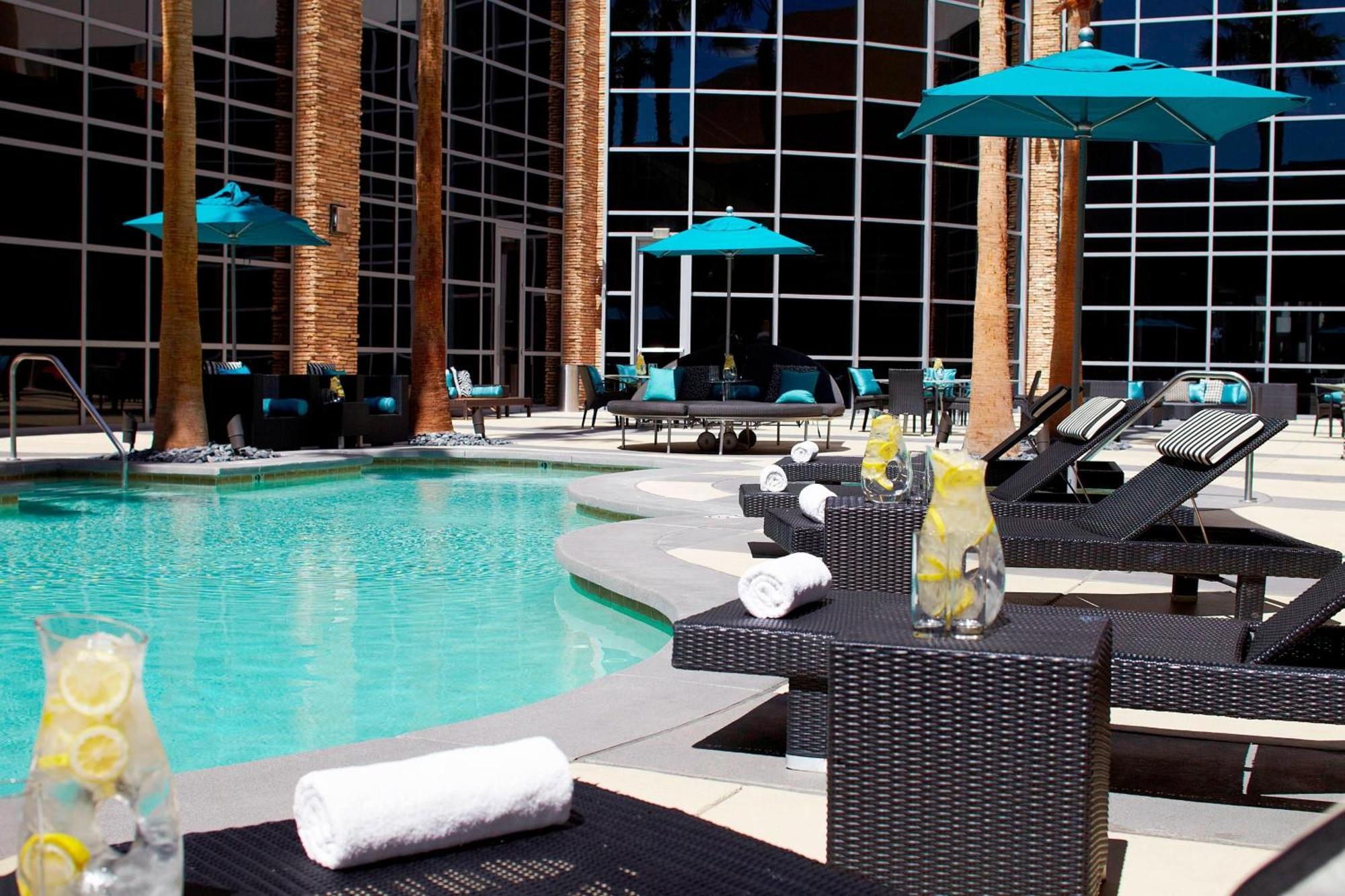 Renaissance Las Vegas Hotel Екстер'єр фото
